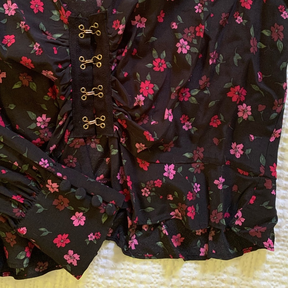 FOR LOVE & LEMONS TOP - Picture 2 of 3